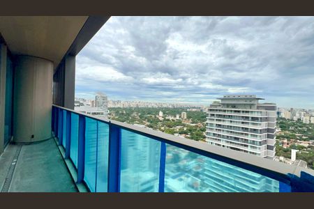 Apartamento à venda com 233m², 3 quartos e 3 vagas Apartamento à venda com 233m², 3 quartos e 3 vagasVaranda