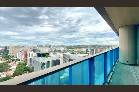 Apartamento à venda com 233m², 3 quartos e 3 vagas Apartamento à venda com 233m², 3 quartos e 3 vagasVaranda