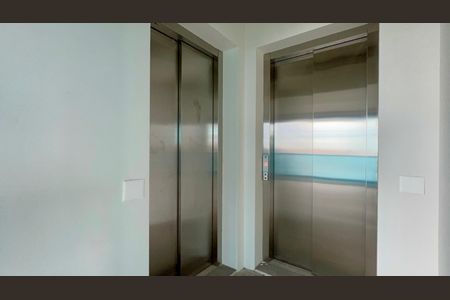 Apartamento à venda com 233m², 3 quartos e 3 vagas Apartamento à venda com 233m², 3 quartos e 3 vagasEntrada Privativa