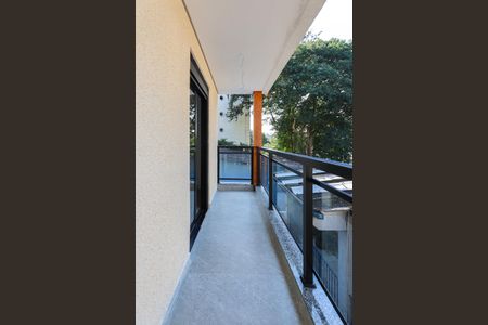 Casa à venda com 196m², 3 quartos e 2 vagas Casa à venda com 196m², 3 quartos e 2 vagasVaranda do Quarto 2