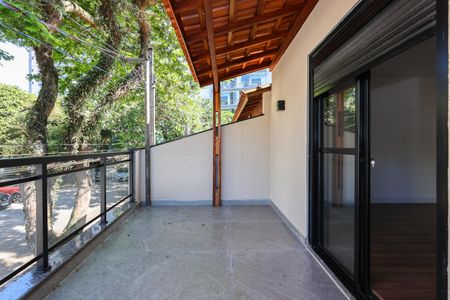 Casa à venda com 196m², 3 quartos e 2 vagas Casa à venda com 196m², 3 quartos e 2 vagasVaranda da Suíte