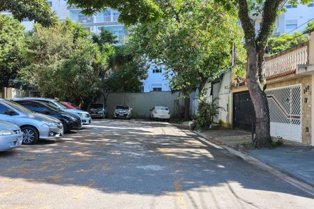 Casa à venda com 196m², 3 quartos e 2 vagas Casa à venda com 196m², 3 quartos e 2 vagasRua Sem Saida