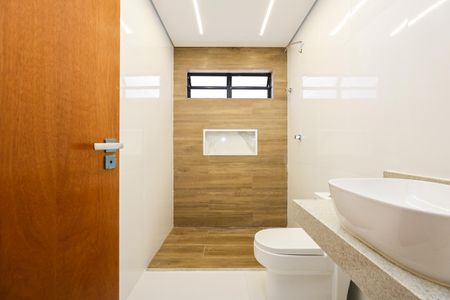 Casa à venda com 196m², 3 quartos e 2 vagas Casa à venda com 196m², 3 quartos e 2 vagasBanheiro