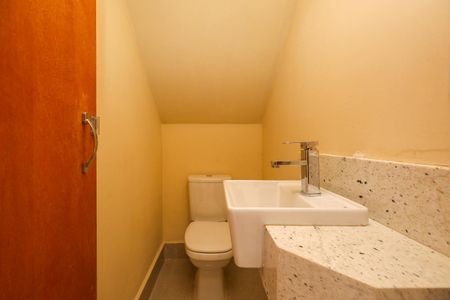 Casa à venda com 196m², 3 quartos e 2 vagas Casa à venda com 196m², 3 quartos e 2 vagasLavabo
