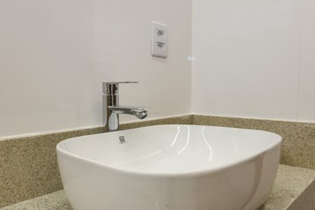 Casa à venda com 196m², 3 quartos e 2 vagas Casa à venda com 196m², 3 quartos e 2 vagasBanheiro