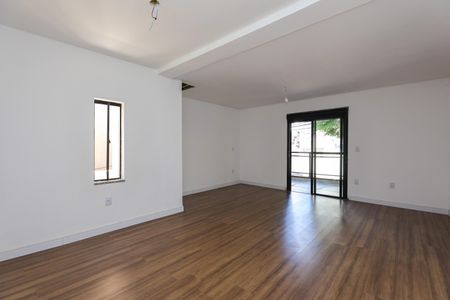Casa à venda com 196m², 3 quartos e 2 vagas Casa à venda com 196m², 3 quartos e 2 vagasSuíte
