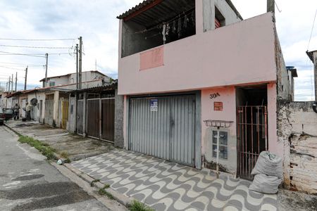 Casa para alugar com 125m², 3 quartos e 1 vaga Casa para alugar com 125m², 3 quartos e 1 vagaFachada