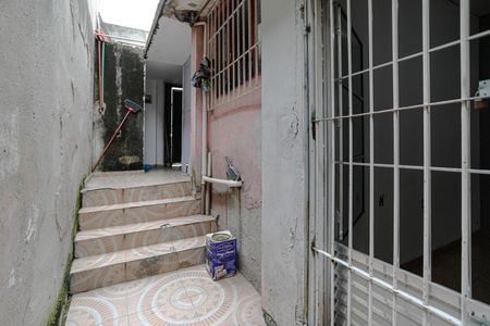 Casa para alugar com 125m², 3 quartos e 1 vaga Casa para alugar com 125m², 3 quartos e 1 vagaEscada