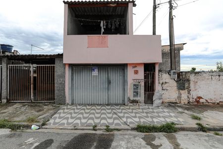 Casa para alugar com 125m², 3 quartos e 1 vaga Casa para alugar com 125m², 3 quartos e 1 vagaFachada
