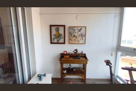 Apartamento à venda com 92m², 2 quartos e 2 vagasVaranda