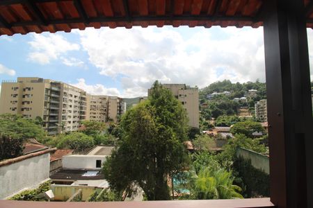 Casa à venda com 450m², 4 quartos e 4 vagasSuíte 2 - Vista
