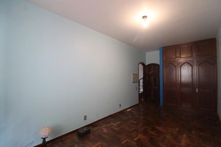 Casa à venda com 450m², 4 quartos e 4 vagasQuarto 2