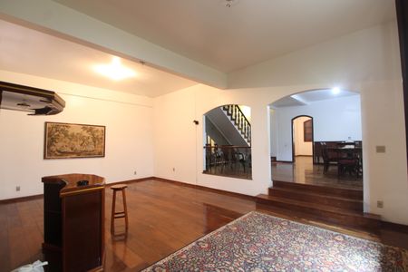Casa à venda com 450m², 4 quartos e 4 vagasSala 1
