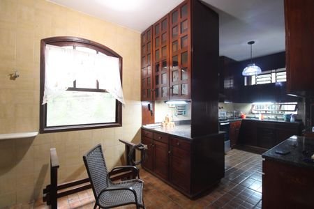 Casa à venda com 450m², 4 quartos e 4 vagasCozinha