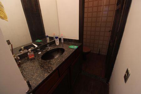Casa à venda com 450m², 4 quartos e 4 vagasLavabo