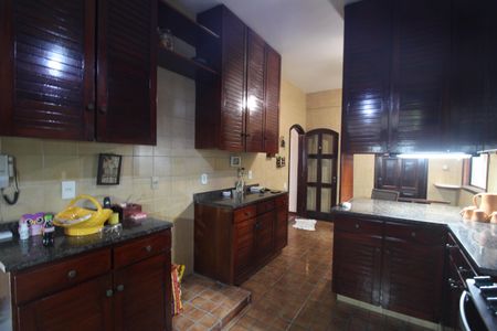 Casa à venda com 450m², 4 quartos e 4 vagasCozinha