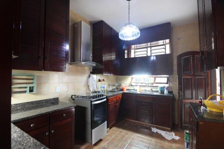 Casa à venda com 450m², 4 quartos e 4 vagasCozinha