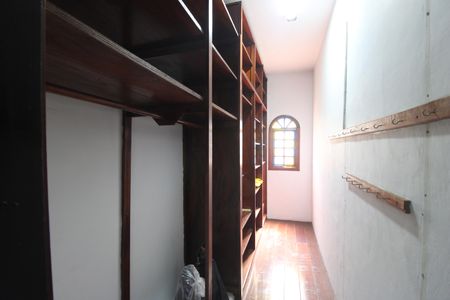 Casa à venda com 450m², 4 quartos e 4 vagasSuíte 1 - Closet