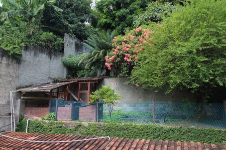 Casa à venda com 450m², 4 quartos e 4 vagasQuintal - Criadouro 