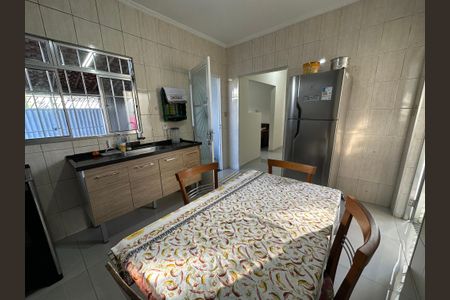 Casa à venda com 125m², 2 quartos e 2 vagas Casa à venda com 125m², 2 quartos e 2 vagasCozinha