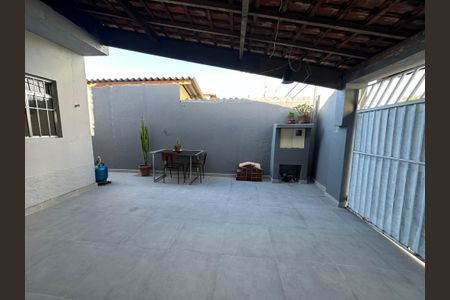 Casa à venda com 125m², 2 quartos e 2 vagas Casa à venda com 125m², 2 quartos e 2 vagasGaragem