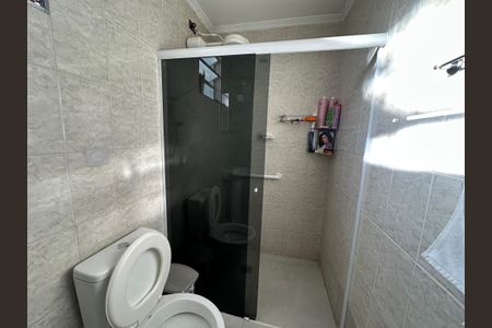 Casa à venda com 125m², 2 quartos e 2 vagas Casa à venda com 125m², 2 quartos e 2 vagasBanheiro