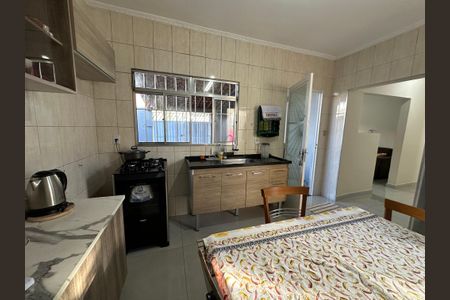 Casa à venda com 125m², 2 quartos e 2 vagas Casa à venda com 125m², 2 quartos e 2 vagasCozinha