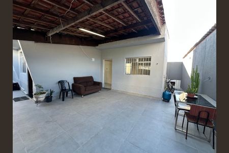 Casa à venda com 125m², 2 quartos e 2 vagas Casa à venda com 125m², 2 quartos e 2 vagasGaragem