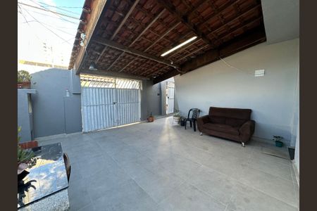 Casa à venda com 125m², 2 quartos e 2 vagas Casa à venda com 125m², 2 quartos e 2 vagasGaragem