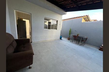 Casa à venda com 125m², 2 quartos e 2 vagas Casa à venda com 125m², 2 quartos e 2 vagasQuintal