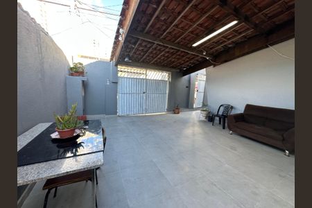Casa à venda com 125m², 2 quartos e 2 vagas Casa à venda com 125m², 2 quartos e 2 vagasGaragem
