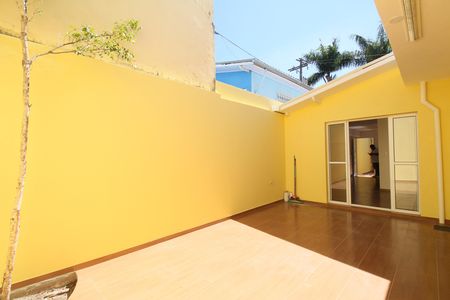 Casa para alugar com 118m², 2 quartos e 2 vagasQuintal