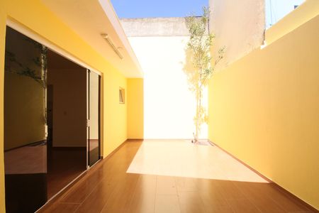 Casa para alugar com 118m², 2 quartos e 2 vagasQuintal