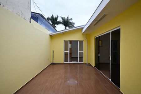 Casa para alugar com 118m², 2 quartos e 2 vagasÁrea externa