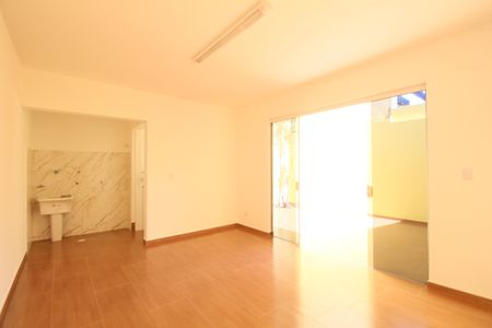 Casa para alugar com 118m², 2 quartos e 2 vagasÁrea de Serviço