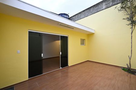 Casa para alugar com 118m², 2 quartos e 2 vagasÁrea externa