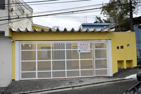 Casa para alugar com 118m², 2 quartos e 2 vagasFachada