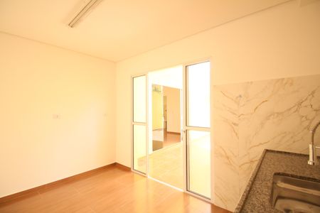 Casa para alugar com 118m², 2 quartos e 2 vagasCozinha