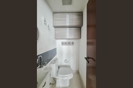 Apartamento para alugar com 155m², 3 quartos e 3 vagasBanheiro de serviço