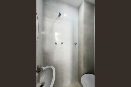 Apartamento à venda com 81m², 2 quartos e 1 vagaBanheiro de Serviço 