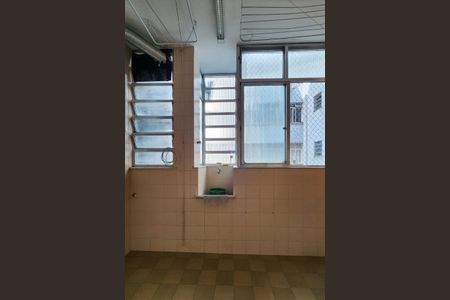 Apartamento à venda com 81m², 2 quartos e 1 vagaÁrea de Serviço 