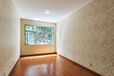 Apartamento à venda com 81m², 2 quartos e 1 vagaSala 