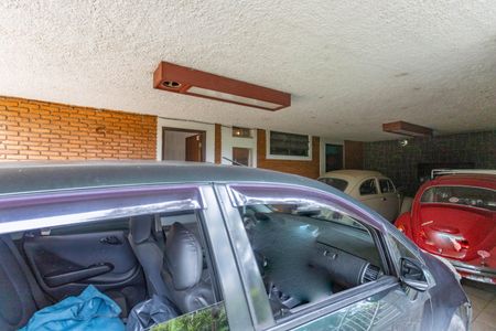 Casa para alugar com 700m², 3 quartos e 12 vagas Casa para alugar com 700m², 3 quartos e 12 vagasGaragem