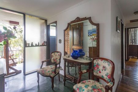 Casa para alugar com 700m², 3 quartos e 12 vagas Casa para alugar com 700m², 3 quartos e 12 vagasHall de entrada