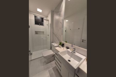 Apartamento à venda com 60m², 2 quartos e 2 vagasbanho