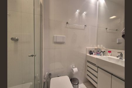 Apartamento à venda com 60m², 2 quartos e 2 vagasbanho