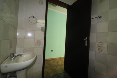 Casa para alugar com 139m², 5 quartos e 2 vagasBanheiro 2