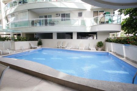 Apartamento à venda com 75m², 3 quartos e 1 vagaÁrea comum - Piscina