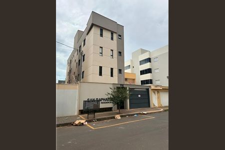 Apartamento para alugar com 62m², 2 quartos e 1 vagaFachada