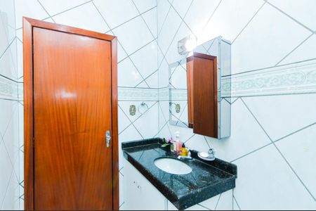 Casa à venda com 250m², 3 quartos e 3 vagasBanheiro Social